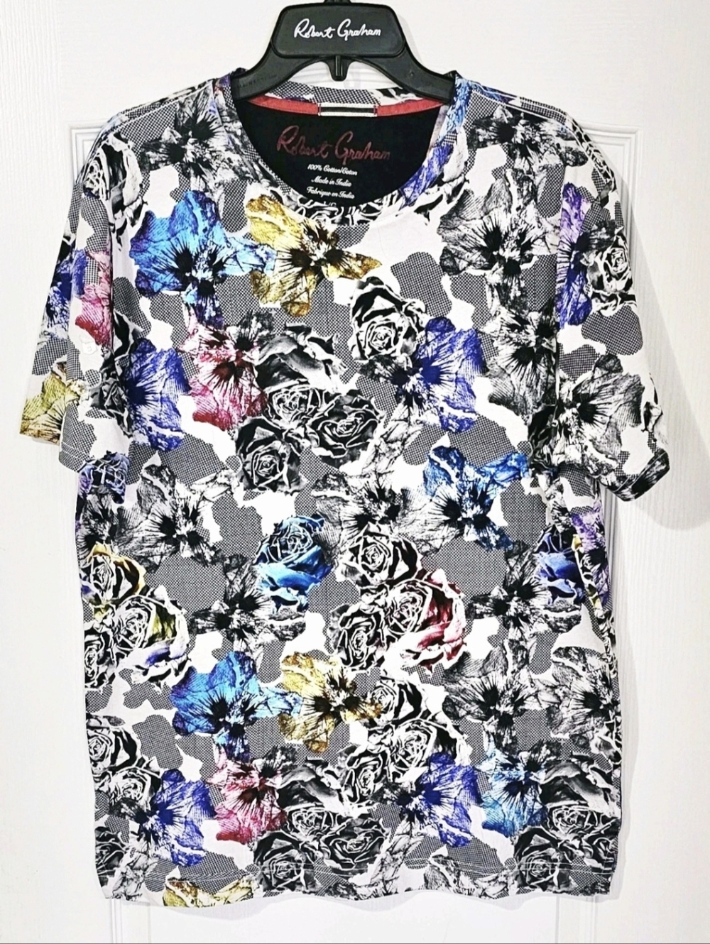 Robert Graham White Short Sleeve Floral Graphic Tee with Multi-Color Accents